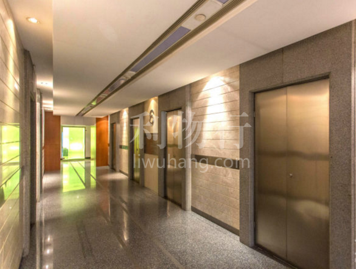 绿地商务大厦写字楼372m2办公室3.50元/m2/天 中等装修