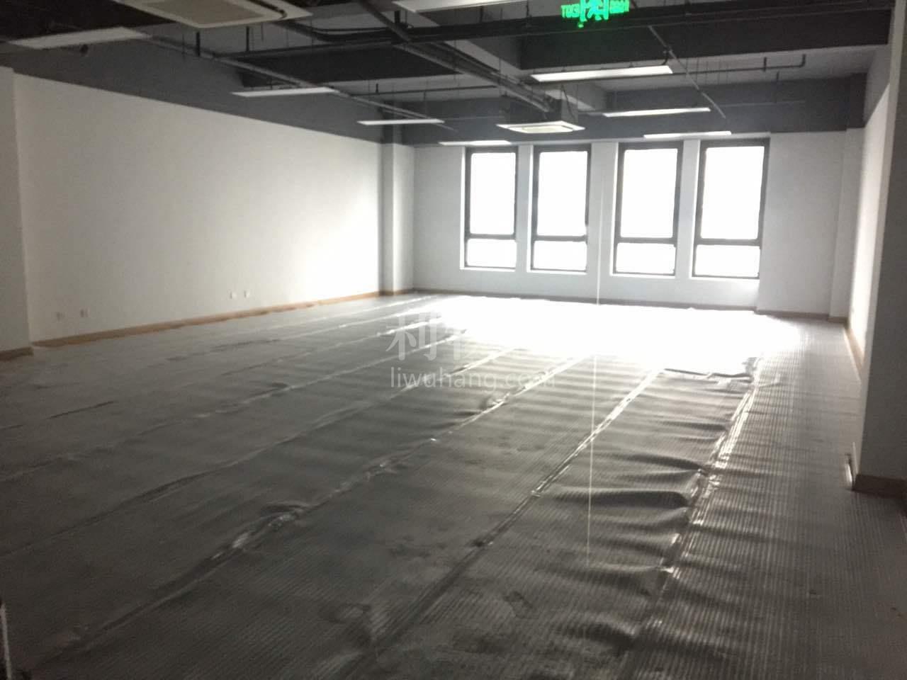 大华虎城商务中心 1600m2办公室 4元/m2/天 简单装修