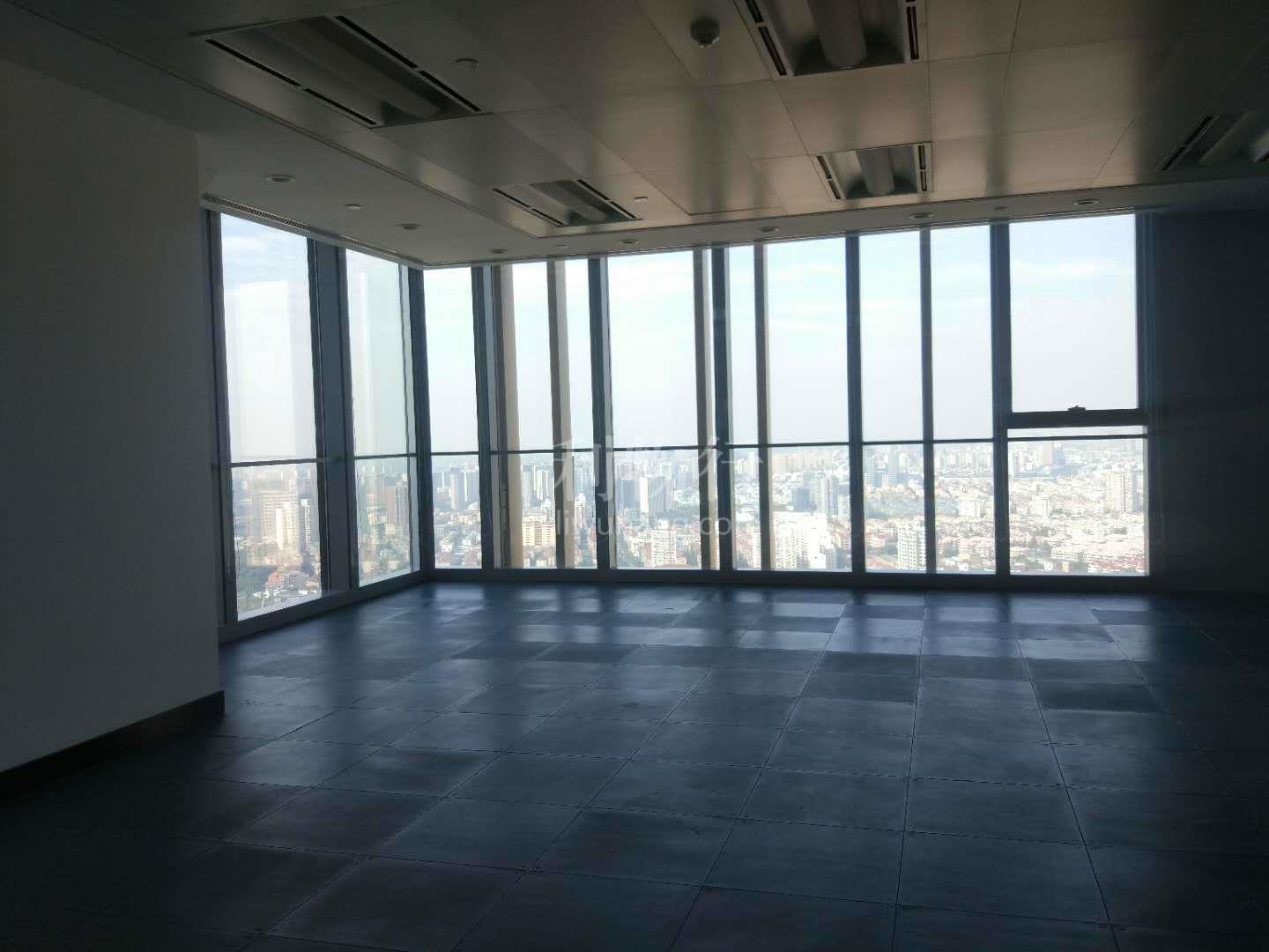 环球港写字楼650m2办公室5.50元/m2/天 中等装修