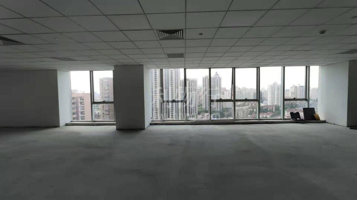 首信银都大厦写字楼249m2办公室3.40元/m2/天 中等装修