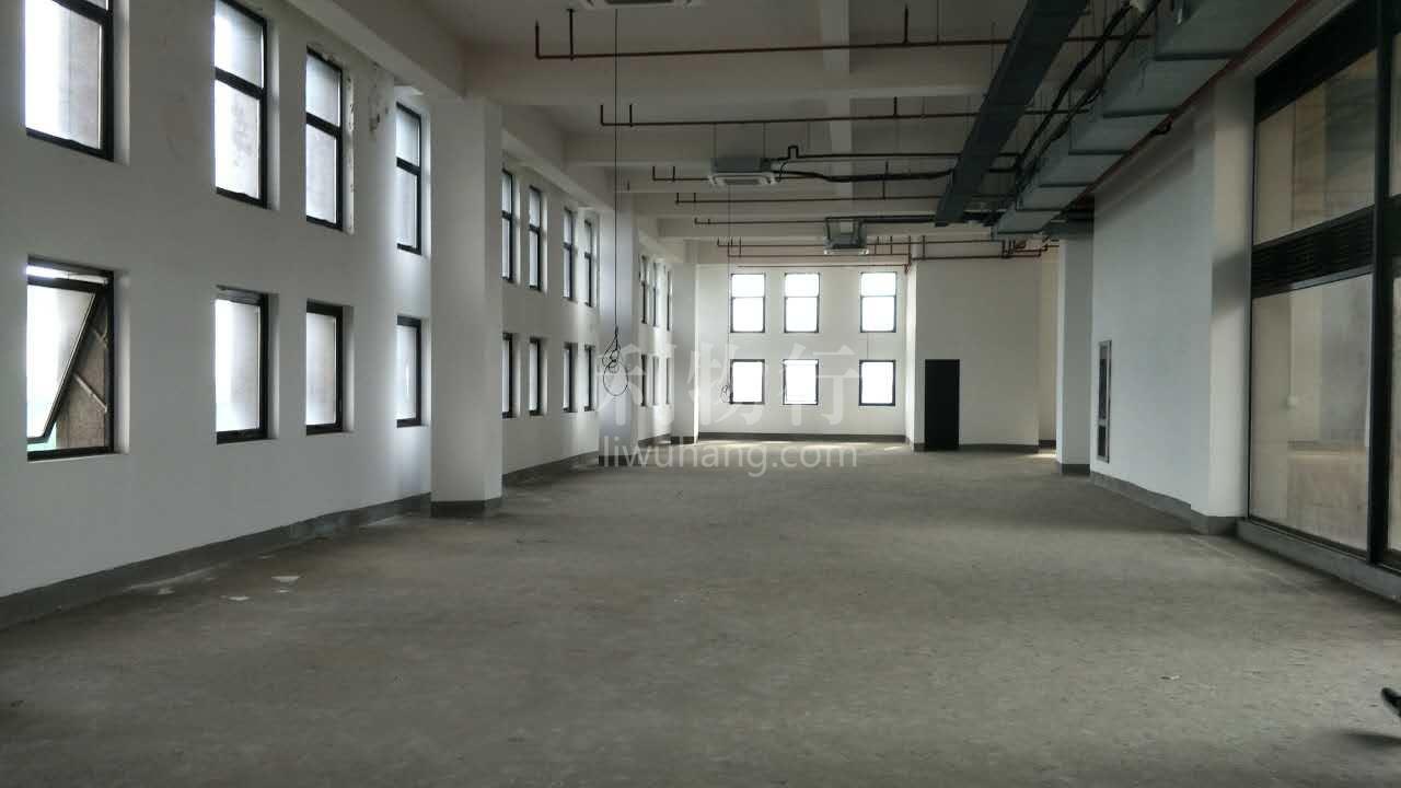 扬子江国际企业广场写字楼348m2办公室4.00元/m2/天 中等装修