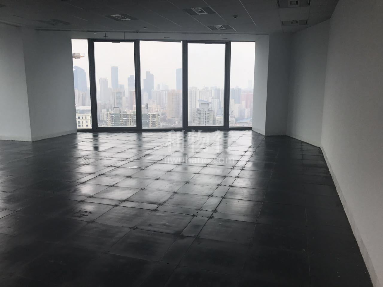 恒汇国际大厦写字楼420m2办公室5.50元/m2/天 中等装修