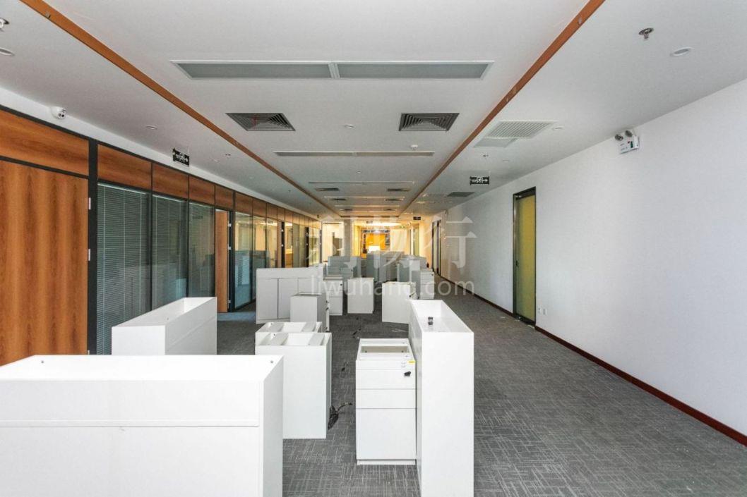 宝华国际广场办公室 · 1500㎡ 南北通透 精装修 带办公家具  可分割