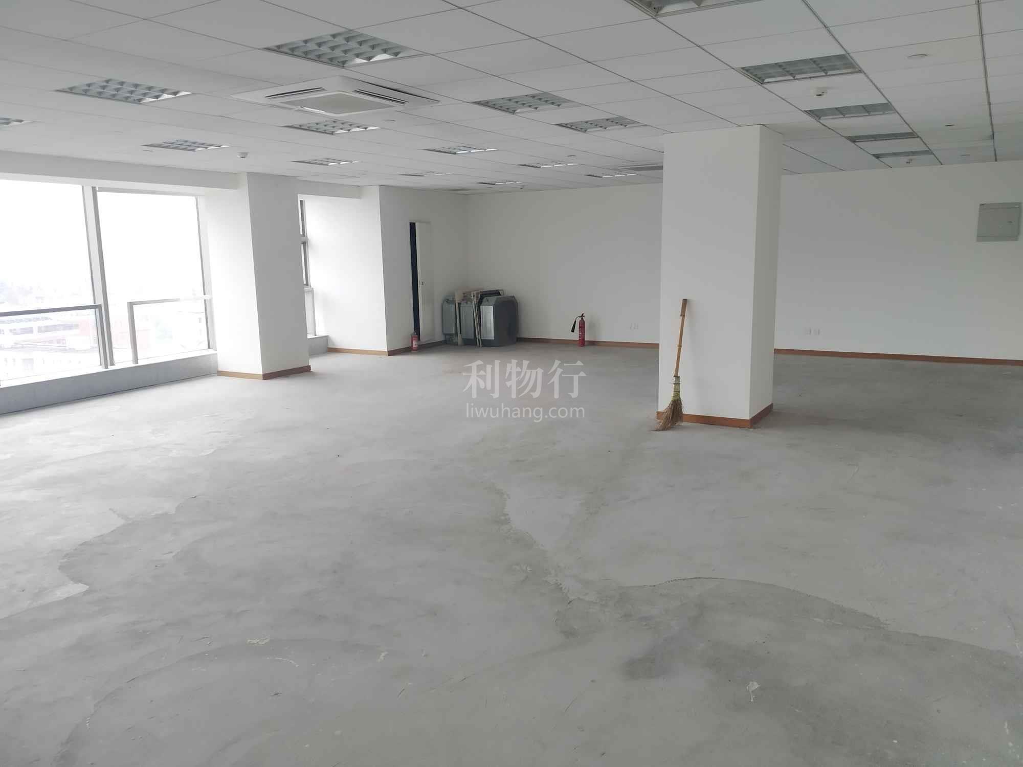 大宁国际商业广场写字楼215m2办公室5.00元/m2/天 中等装修