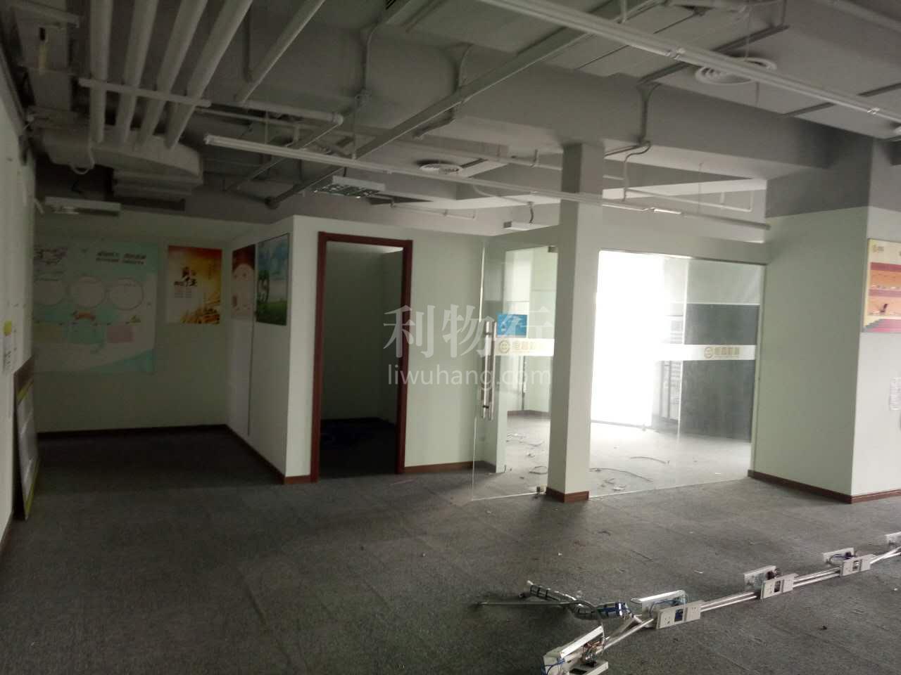 SOHO复兴广场写字楼263m2办公室4.80元/m2/天 中等装修