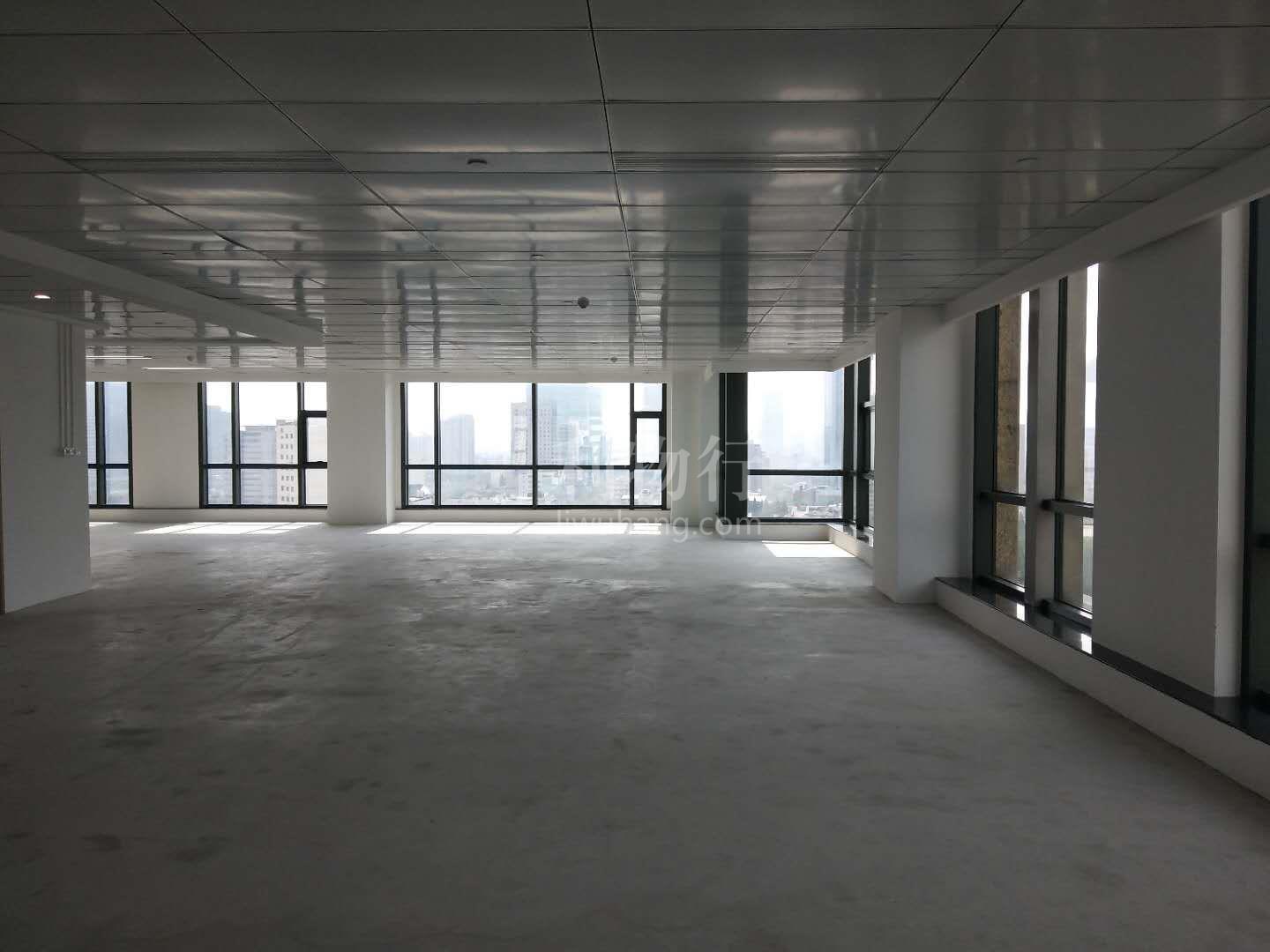 解放日报大厦写字楼260m2办公室4.50元/m2/天 中等装修