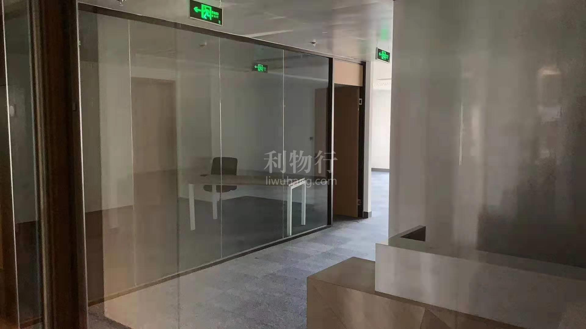 港泰广场写字楼202m2办公室4.50元/m2/天 中等装修