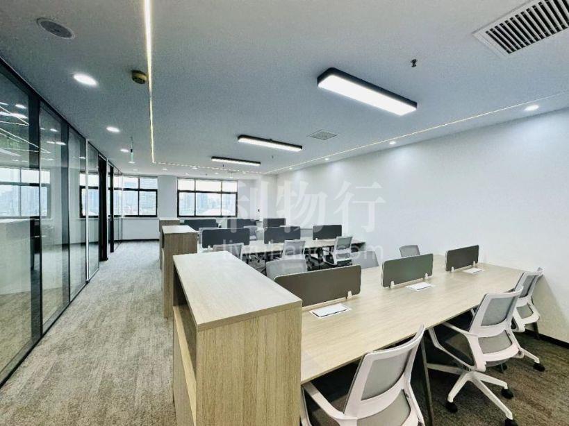 二百永新大厦写字楼200m2办公室4.00元/m2/天 简单装修