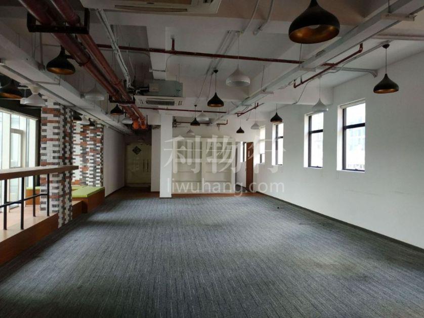 兰生大厦写字楼1290m2办公室7.50元/m2/天 简单装修
