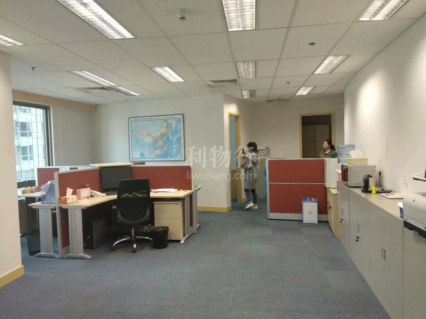 大上海时代广场写字楼168m2办公室8.80元/m2/天 中等装修