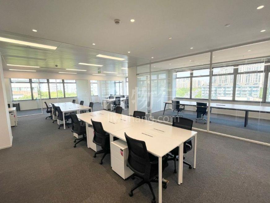 齐来科技服务园区写字楼778m2办公室3.30元/m2/天 中等装修
