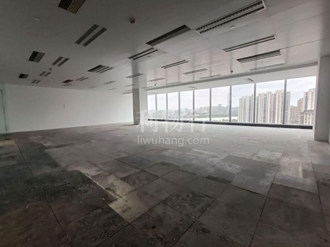 上海绿地中心写字楼885m2办公室5.00元/m2/天中等装修