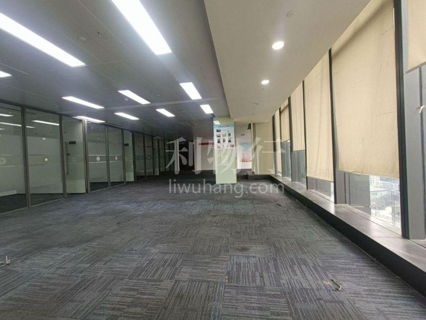 上海绿地中心写字楼1550m2办公室4.50元/m2/天中等装修