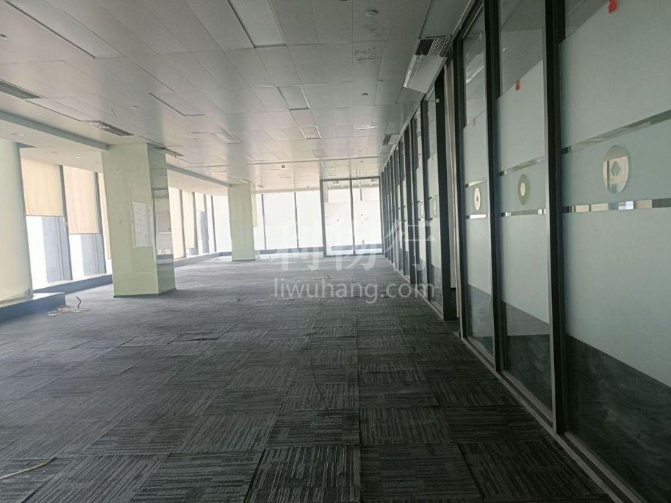 上海绿地中心写字楼1750m2办公室4.50元/m2/天 中等装修 
