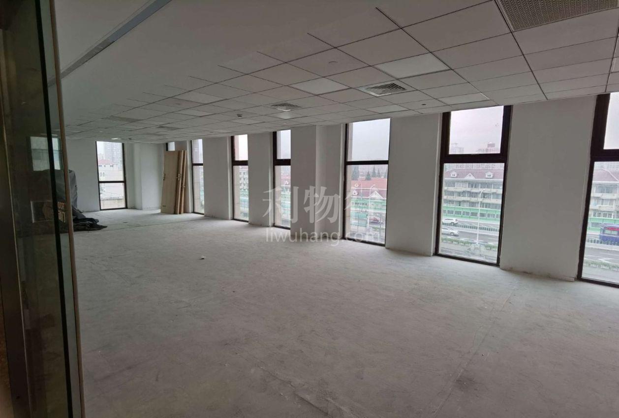美奂大厦写字楼302m2办公室5.50元/m2/天 简单装修
