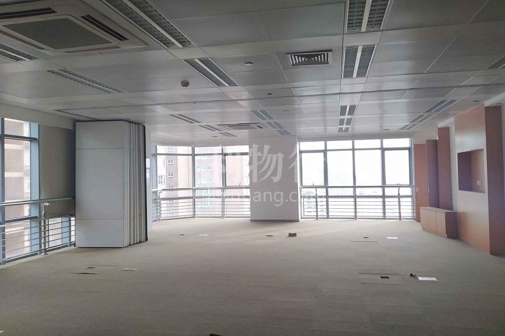 BHC中环中心写字楼690m2办公室3.20元/m2/天 中等装修