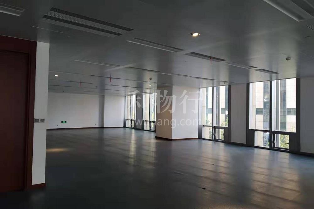 金桥万创中心写字楼785m2办公室3.50元/m2/天 中等装修
