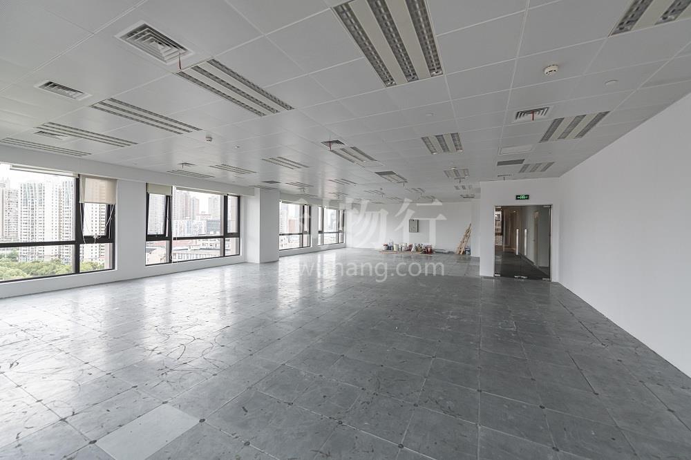 金桥万创中心写字楼215m2办公室3.50元/m2/天 中等装修