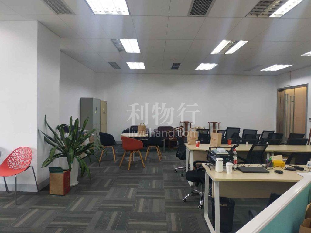 中港汇写字楼305m2办公室5.0元/m2/天 中等装修