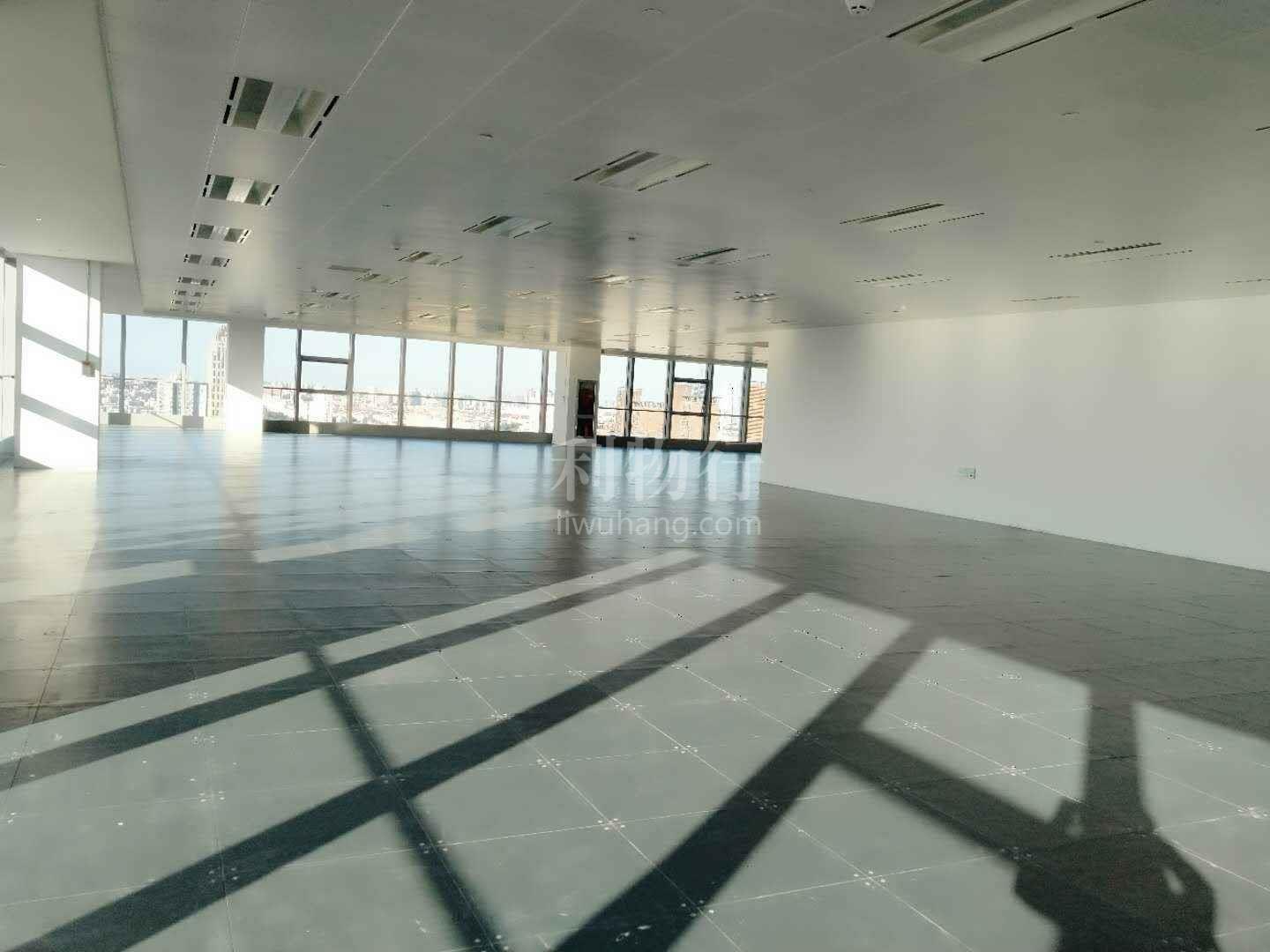 展想中心写字楼314m2办公室4.00元/m2/天 中等装修