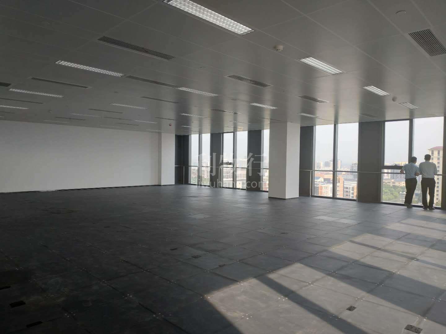 展想中心写字楼319m2办公室4.50元/m2/天 中等装修