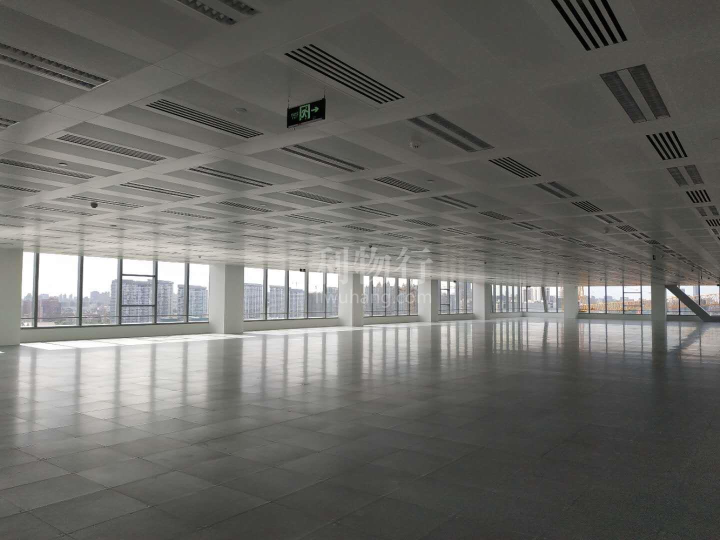 上海华电大厦写字楼320m2办公室5.50元/m2/天 中等装修