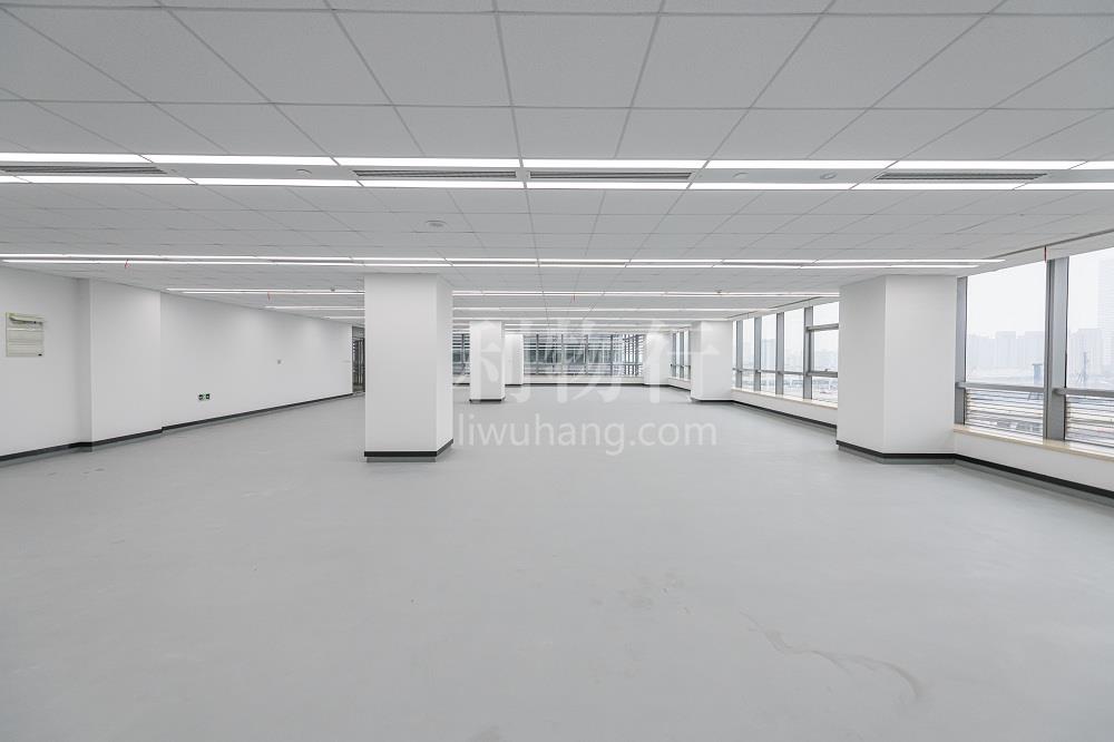 长青企业广场写字楼630m2办公室3.50元/m2/天 中等装修