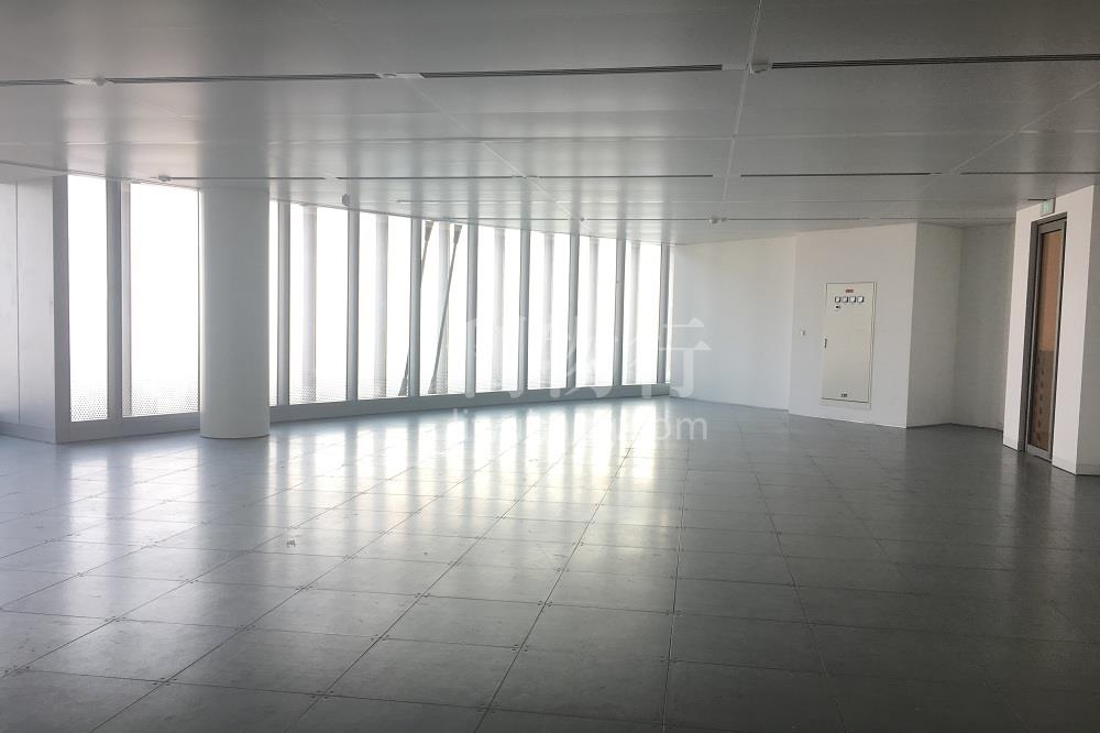 国家开发银行大厦写字楼1350m2办公室4.80元/m2/天 中等装修