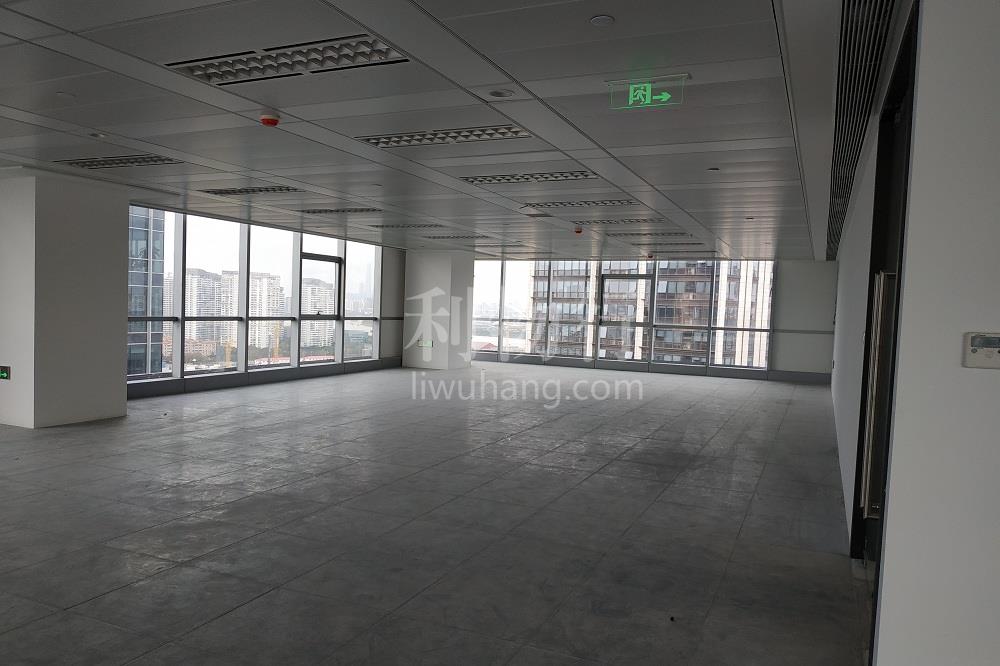 星展银行大厦写字楼950m2办公室10.0元/m2/天 简单装修